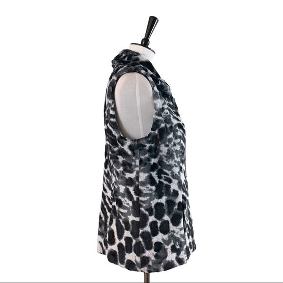 Chico’s Size 1 Leopard Fleece Black Gray White Soft Collared Vest Women's Small - Picture 4 of 14